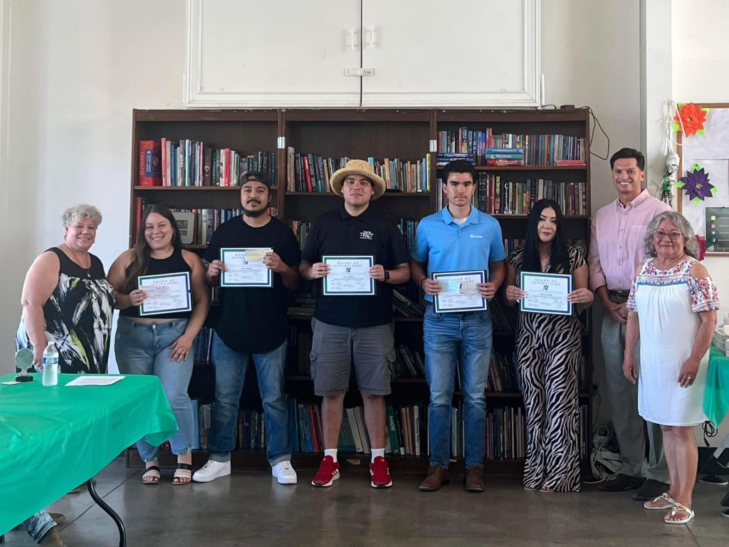 Awarding student scholarships in Grayson 2023